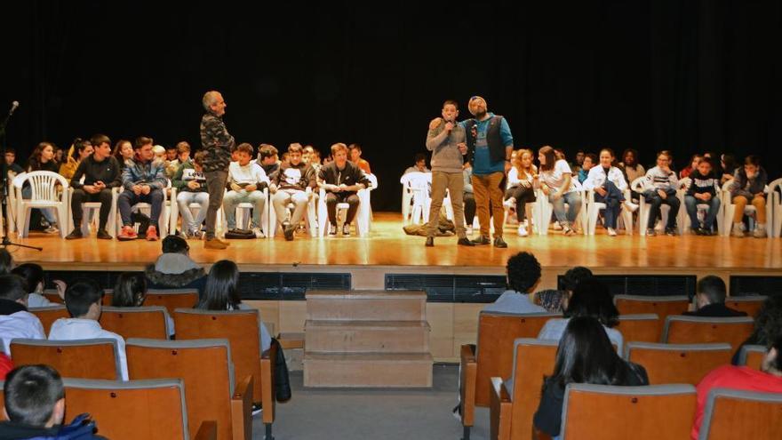 El colegio Eduardo Pondal, el mejor regueifeiro de O MOrrazo