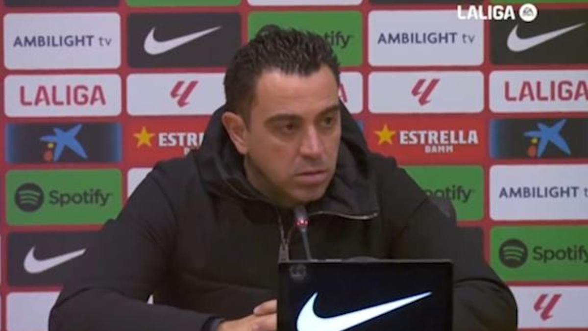 Y Xavi respondió a Deco en rueda de prensa