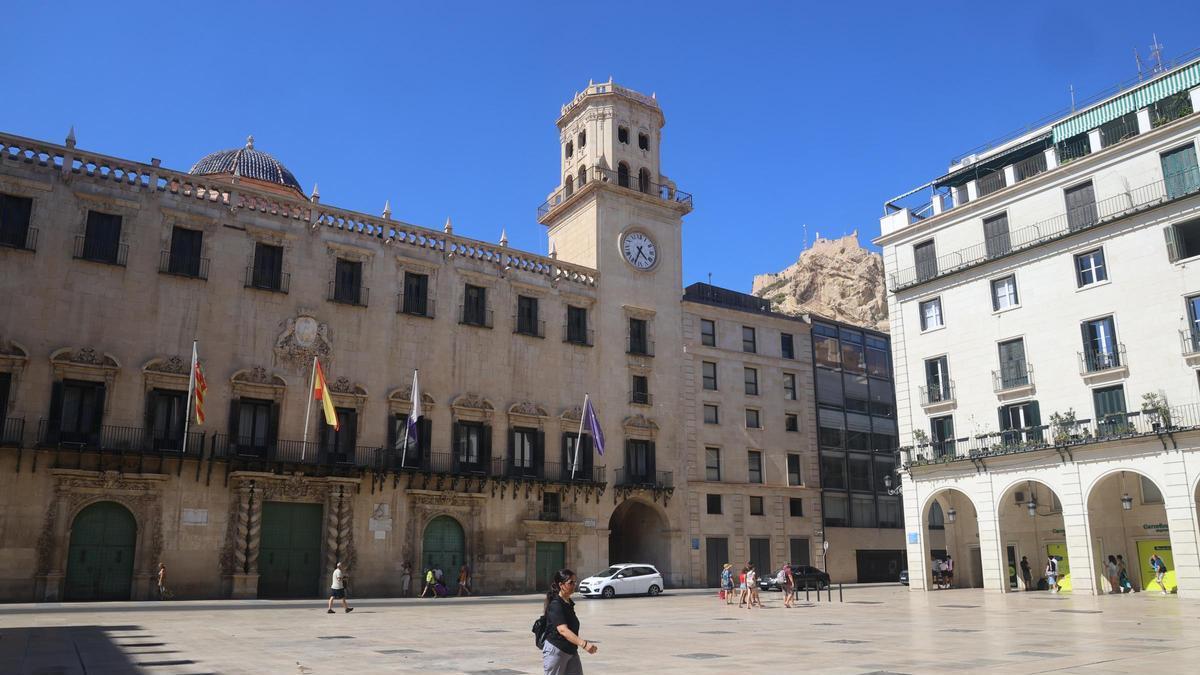 El Ayuntamiento de Alicante, en una imagen de archivo.
