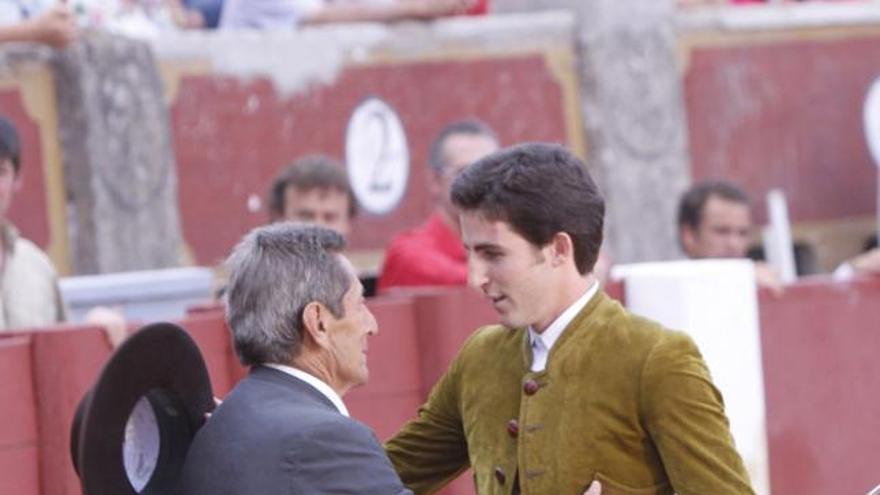 Alberto Durán con Andrés Vázquez, el pasado verano en la plaza de Zamora.