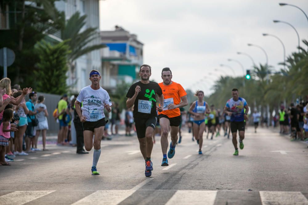 Madrugón festivo y atlético en Santa Pola