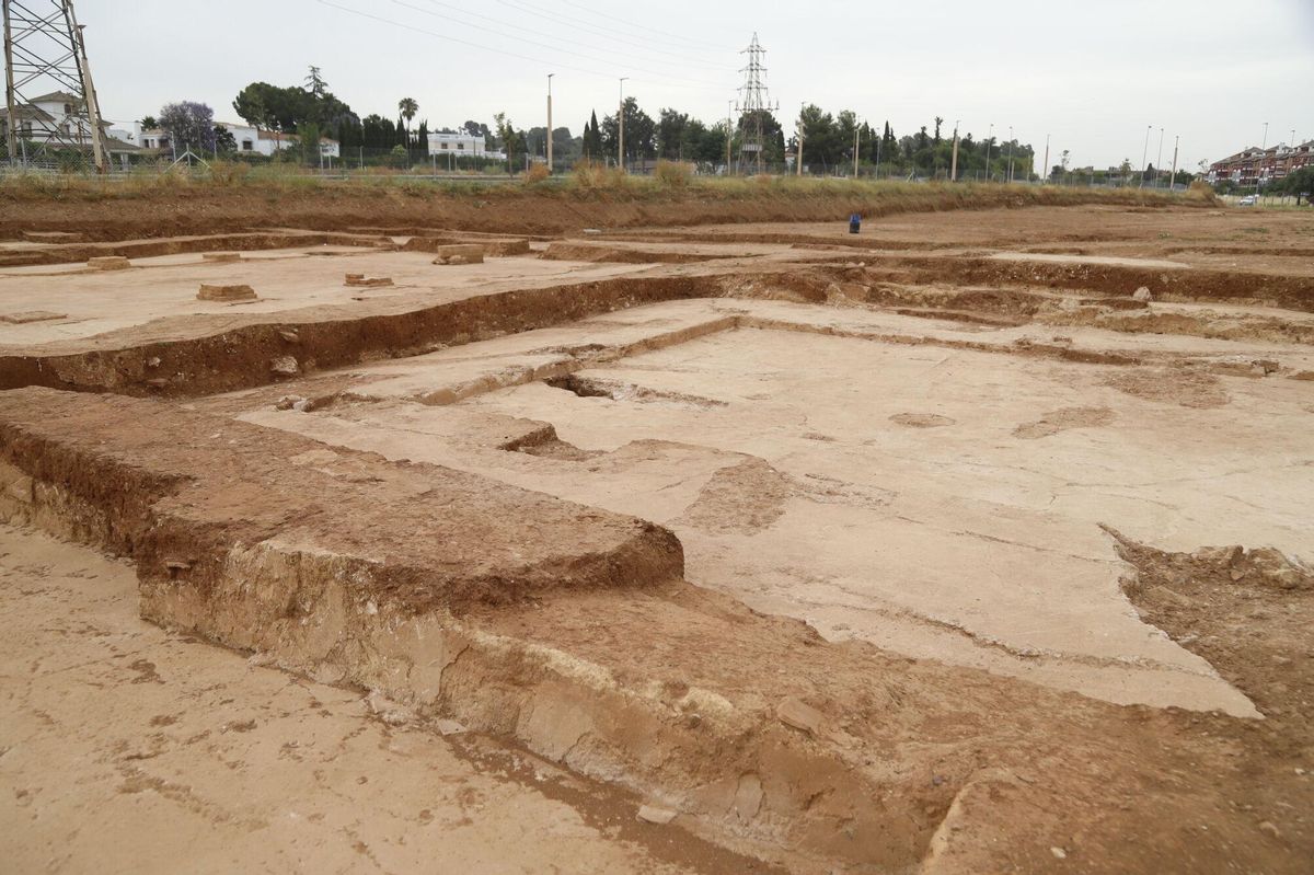 Córdoba Restos yacimiento arqueológico en las catas de la ronda norte avenida de la Arruzafilla