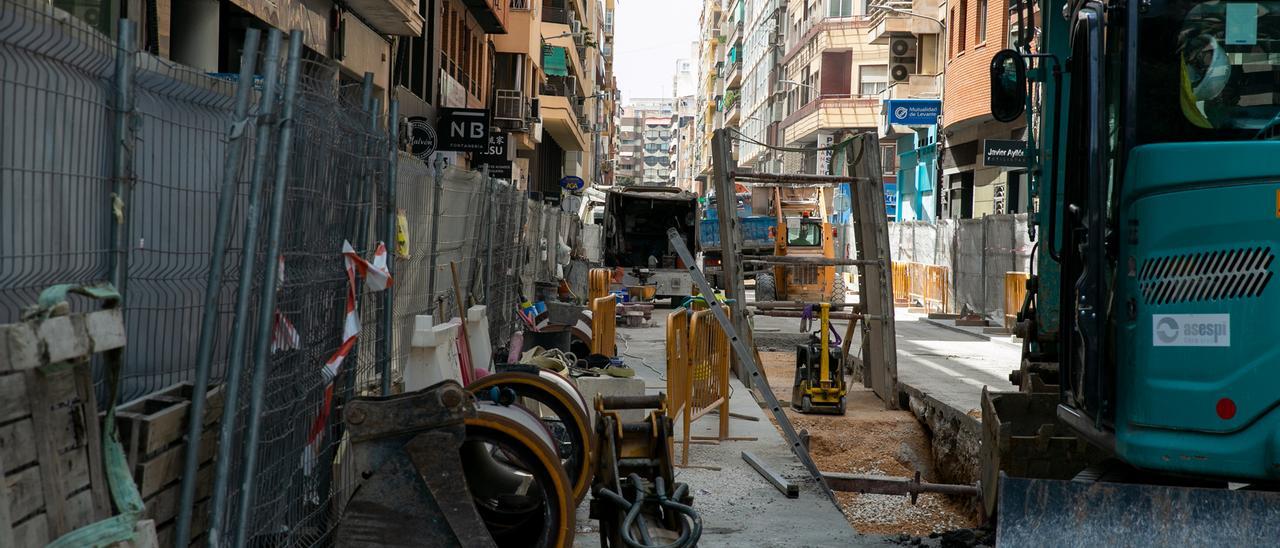 Obras en Reyes Católicos en una imagen del pasado viernes