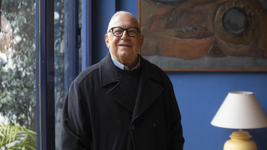 Muere el escritor y periodista Fernando Delgado