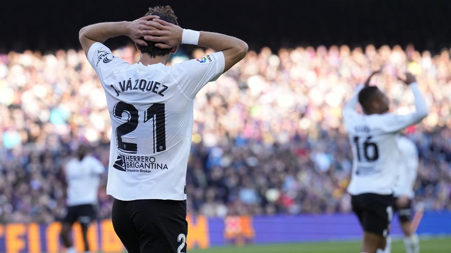 Alberola Rojas priva al Valencia de empatar en el Camp Nou (1-0)