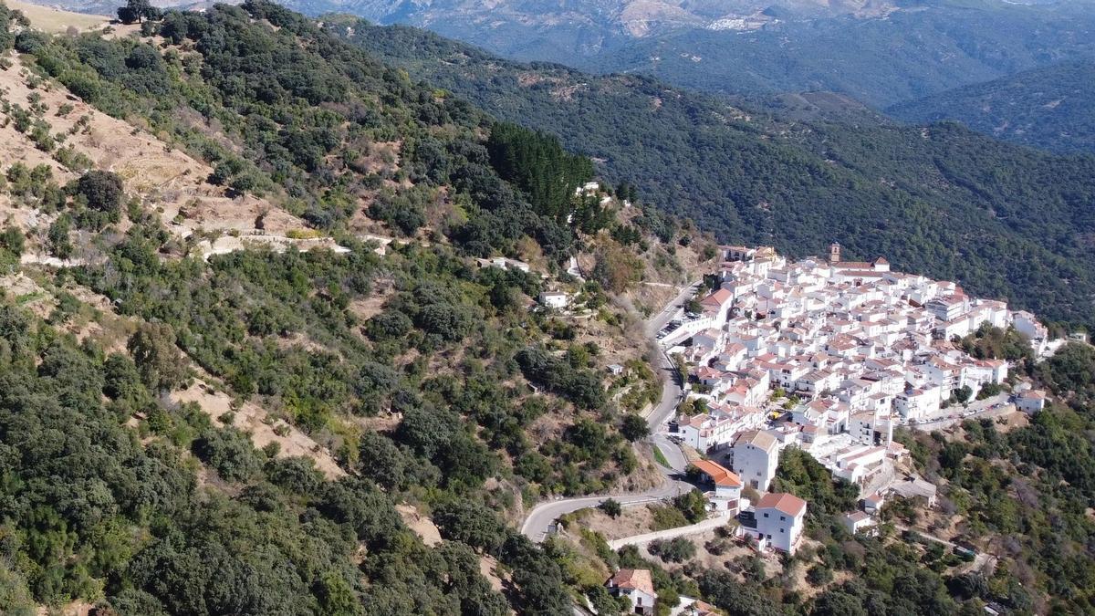 Algatocín está entre los 14 municipios que se vieron afectados por el incendio y que recibe subvenciones de Diputación para obras de mejoras hidráulicas.