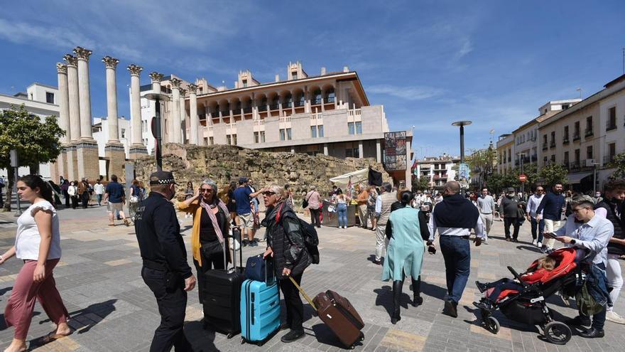 El buen tiempo y las reservas de última hora llevan a rozar el lleno absoluto de ocupación hotelera en Córdoba en Semana Santa 2026