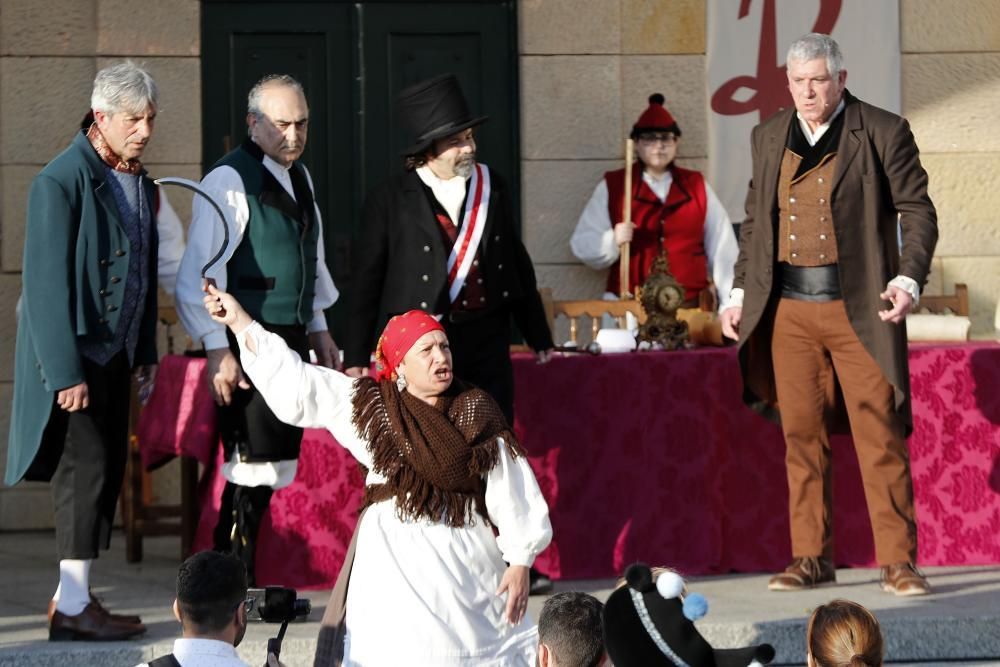 La Reconquista 2019 queda inaugurada con la representación de la destitución del alcalde afrancesado Vázquez Varela en la Praza do Berbés.