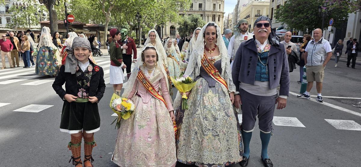 Las comisiones de falla en la Ofrenda a San Vicente Ferrer (3/6)