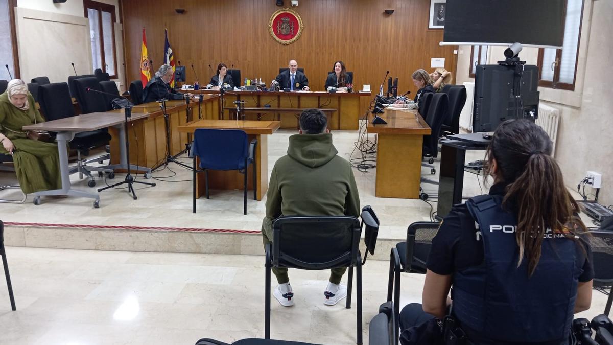 El hombre condenado, durante el juicio en la Audiencia.