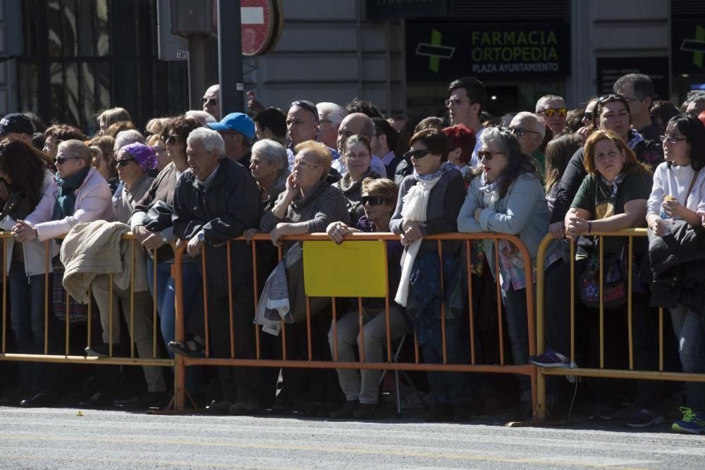 Búscate en la mascletà del 8 de marzo