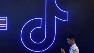 Cartell de TikTok en una fira a la Xina, el 2019. | REUTERS