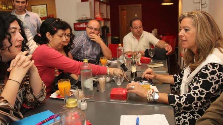 Amparo Ferrando se despidió como edil en un desayuno con los medios de comunicación.