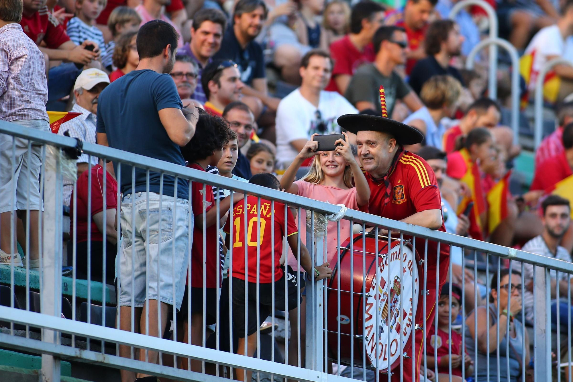 Galería | Búscate en las últimas visitas de la selección española al SkyFi Castalia
