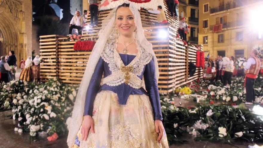 Galería de falleras ilustres en la Ofrenda de las Fallas 2019