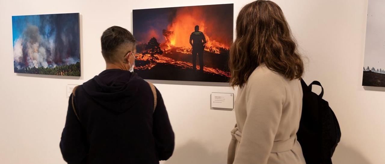 La exposición solidaria de fotografías &#039;La Palma, volcán y vida&#039;.