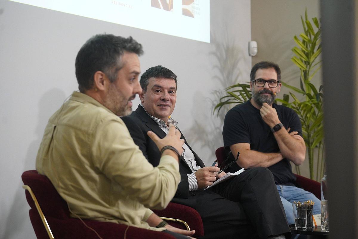 D’esquerra a dreta: Juan Carlos García, Oriol Puig i Jaume Font.