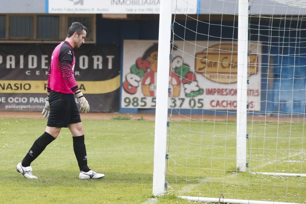 El partido entre el Real Avilés y el Covadonga, en imágenes