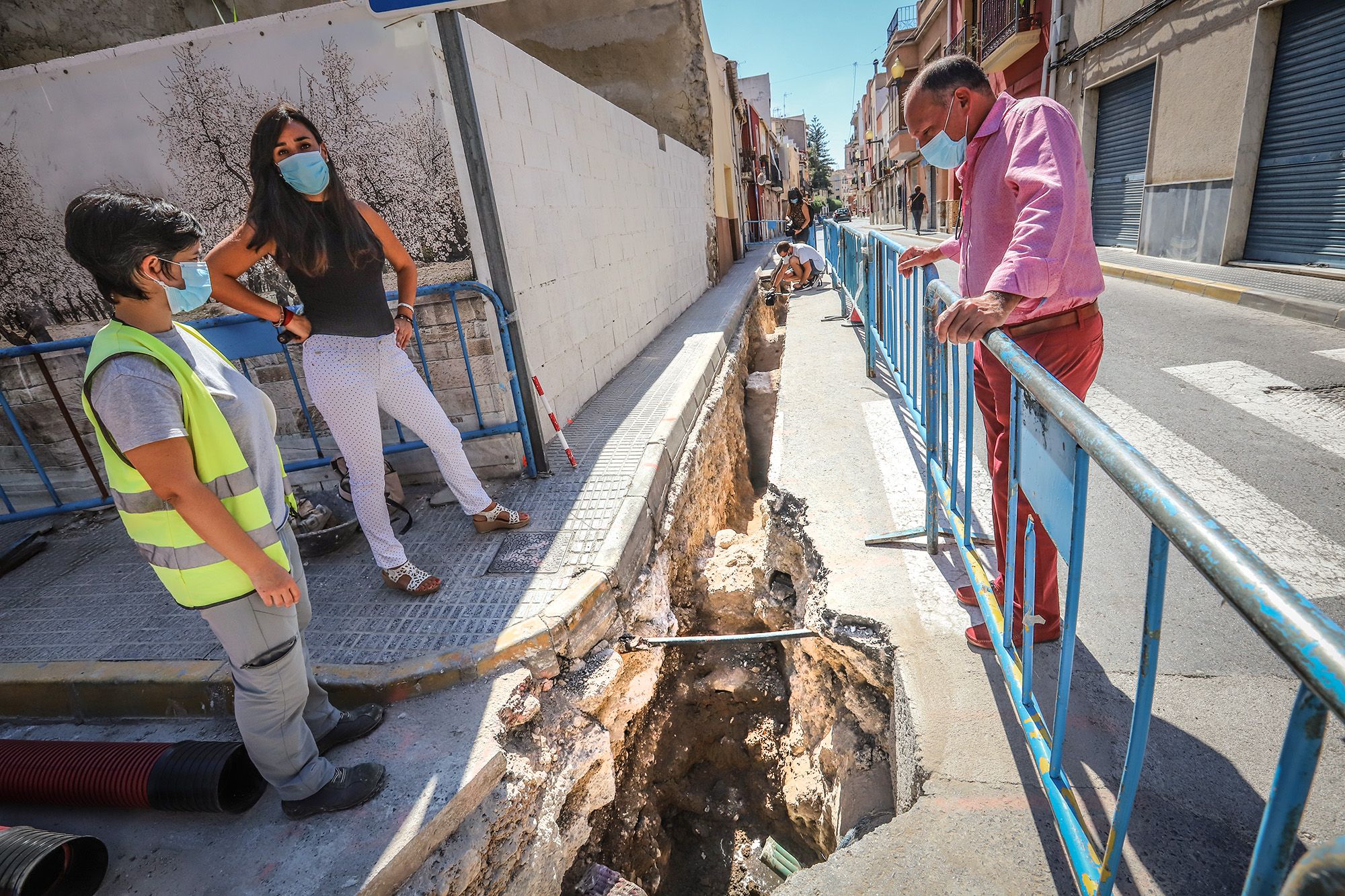 Hallan nuevos restos de las murallas y viviendas medievales en el casco urbano de Orihuela