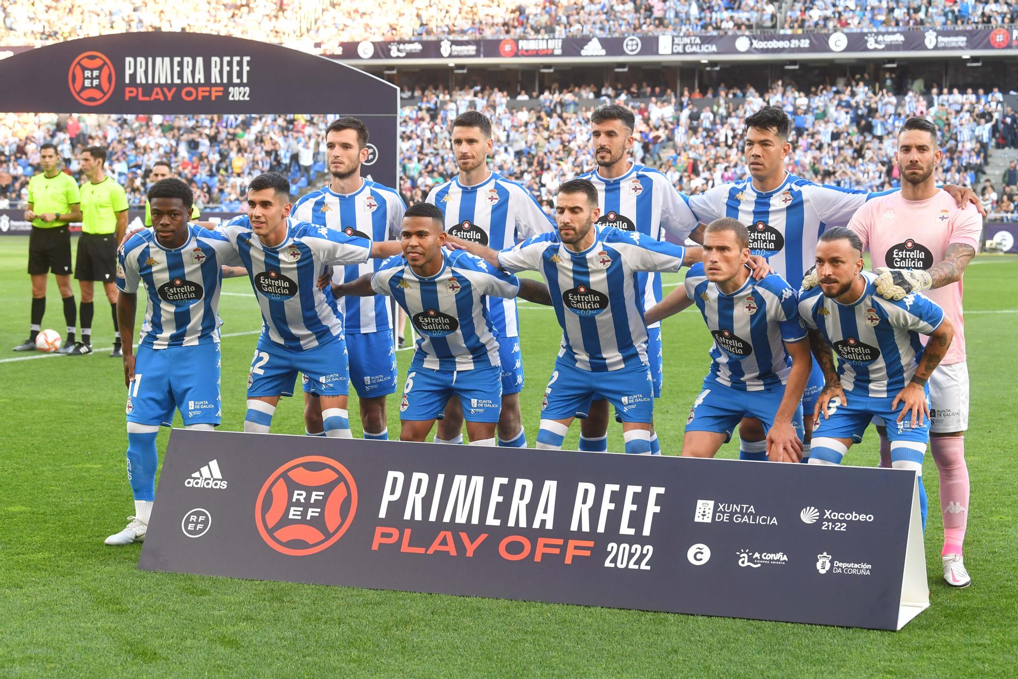 Afición del Deportivo en Riazor ante el Linares