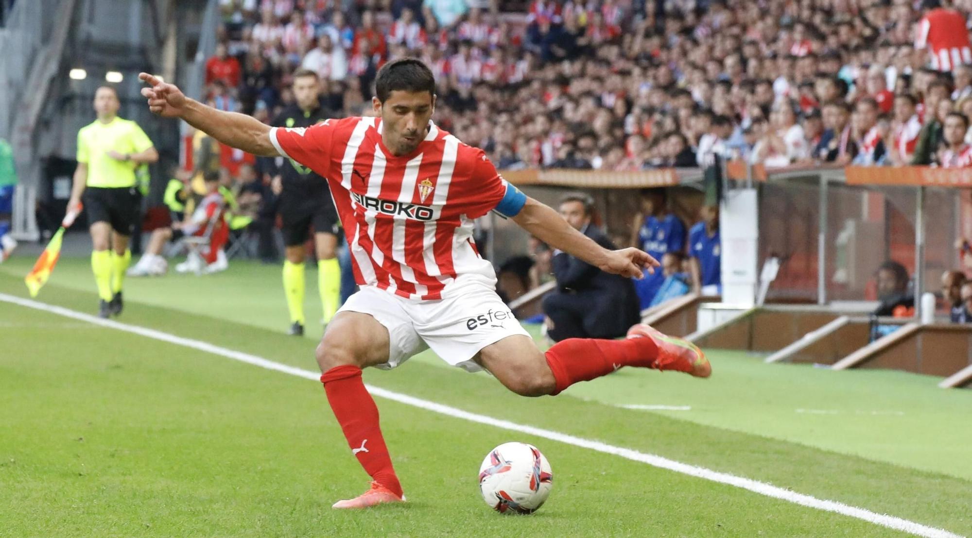 Derbi asturiano: las imágenes del partido entre el Sporting y el Oviedo en El Molinón
