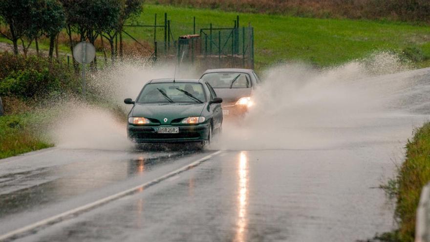 5 consejos de conducción segura bajo la lluvia