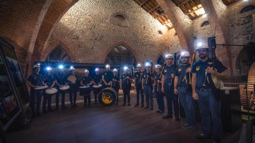 Víctor Manuel se suma al histórico aniversario de "Gaiteros del Carbón", que llenarán dos veces el José León Delestal de Langreo