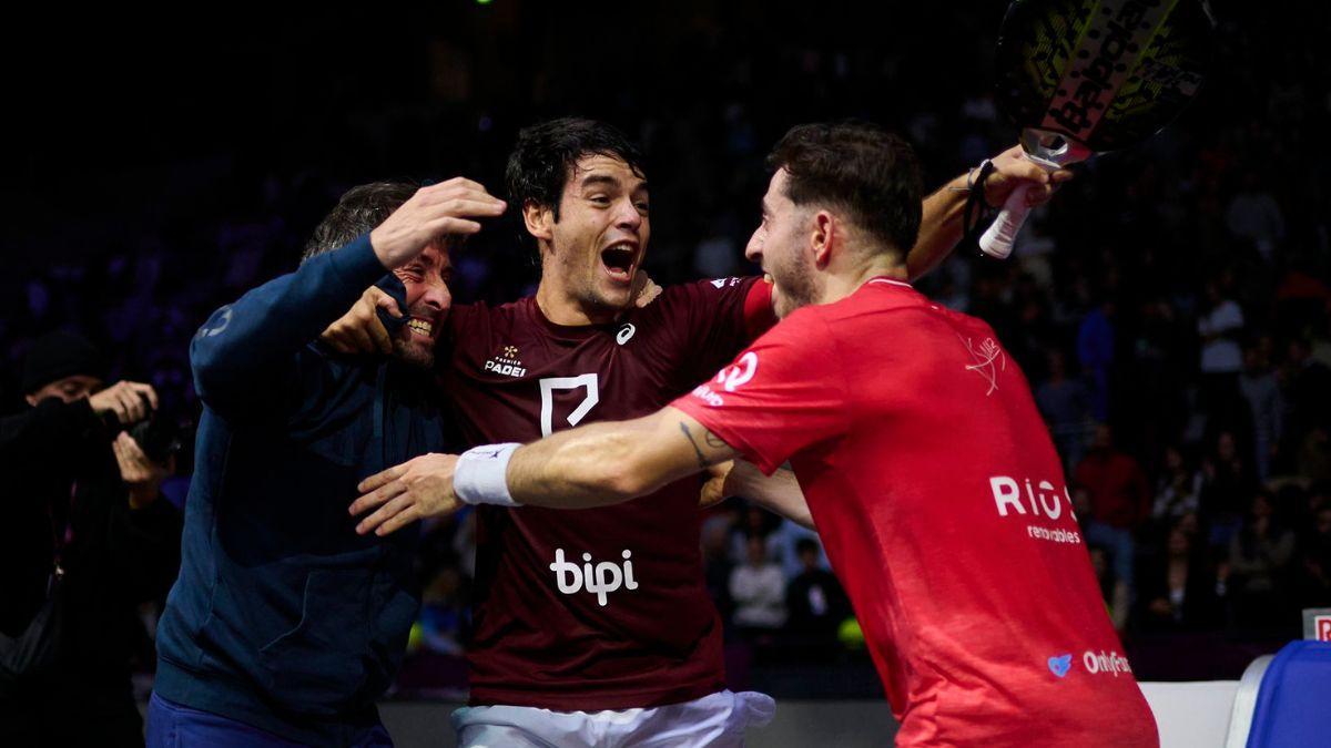 Los campeones de las Premier Padel Finals celebra la gesta