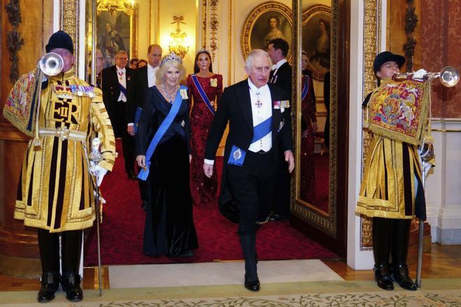 Carlos III y Camilla en una recepción en el Palacio de Buckinhgam