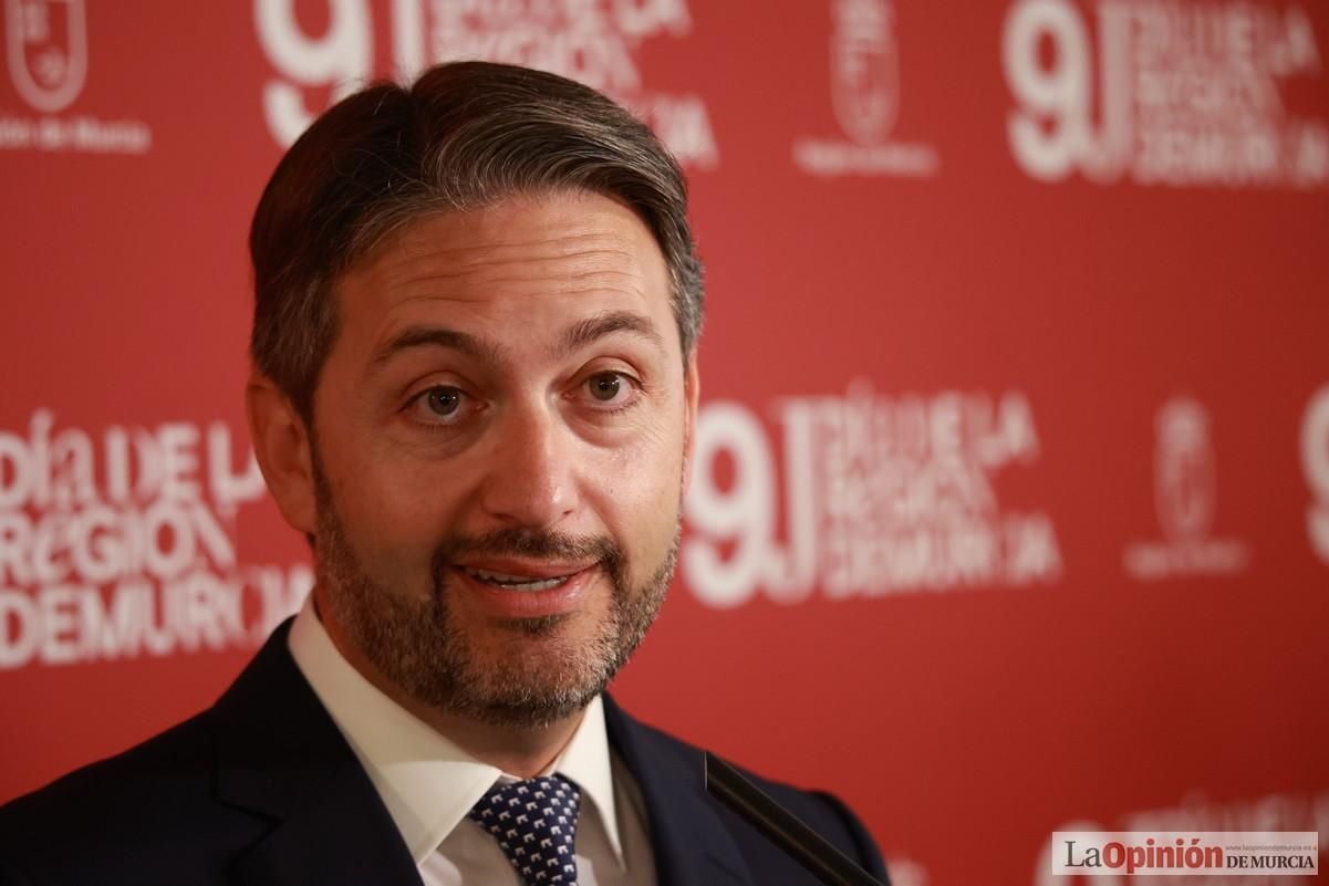 Así ha sido el acto institucional del Día de la Región de Murcia en el Teatro Romea