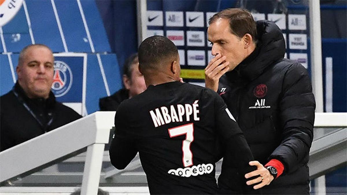 Monumental cabreo de Mbappé con Tuchel: ¡El jugador no razona y el entrenador le tiene que sujetar!