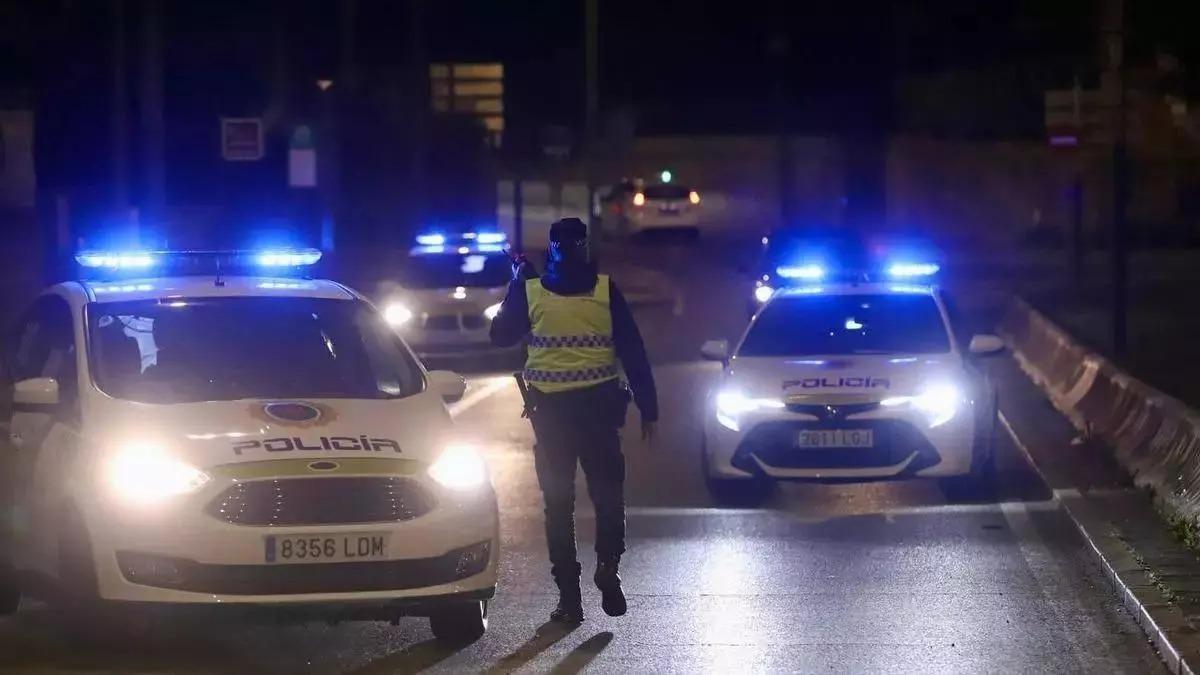 La Policía Local realiza un control en El Brillante.