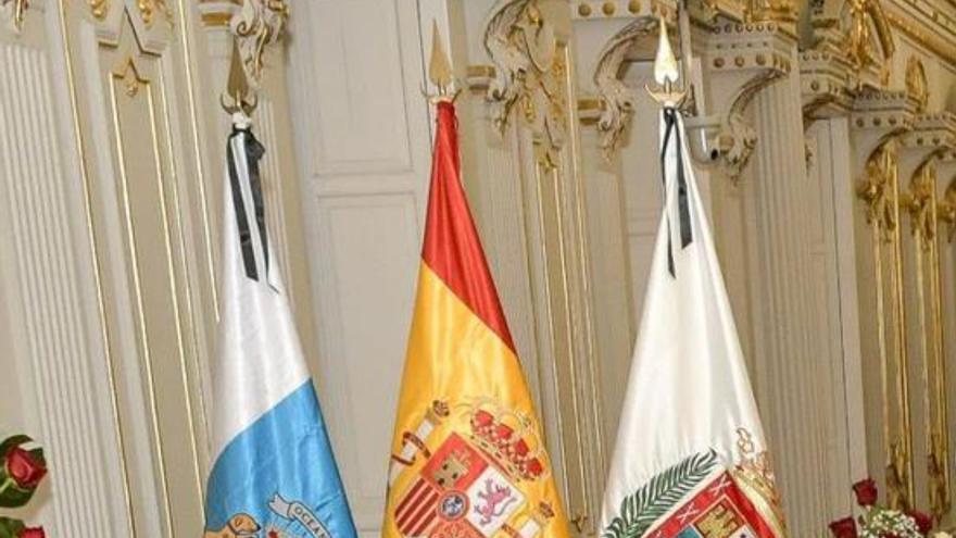 Canarias carece de normativa para rendir honores oficiales a sus presidentes fallecidos