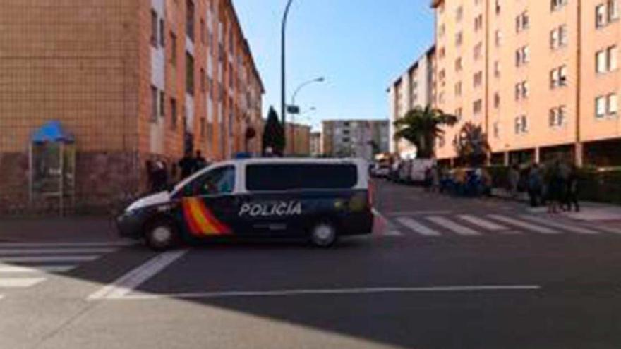 Despliegue policial en Avilés: Veinte agentes detienen a cuatro personas en una operación antidroga