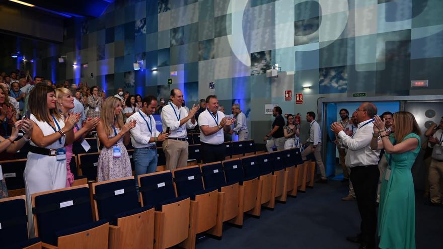 Sonrisas y lágrimas en el Congreso Autonómico del PP en Extremadura