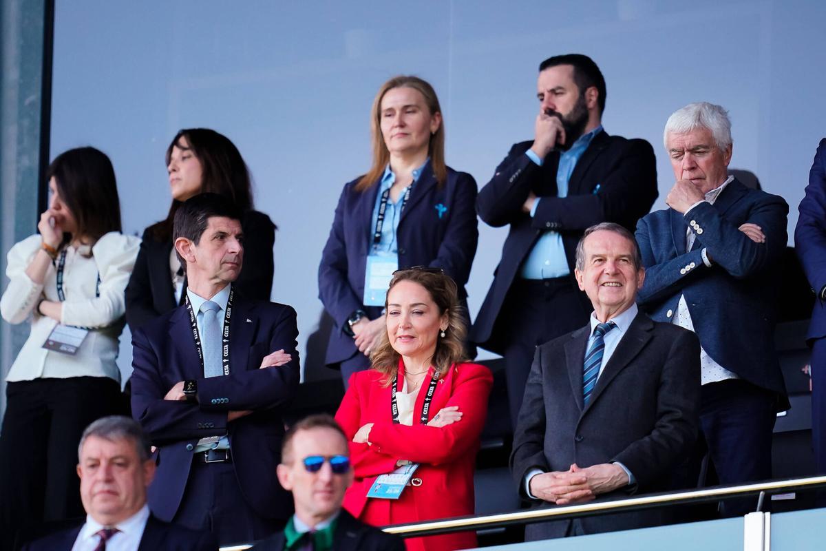 Marian Mouriño y Abel Caballero, en el palco de Balaídos durante el Celta-Alavés.