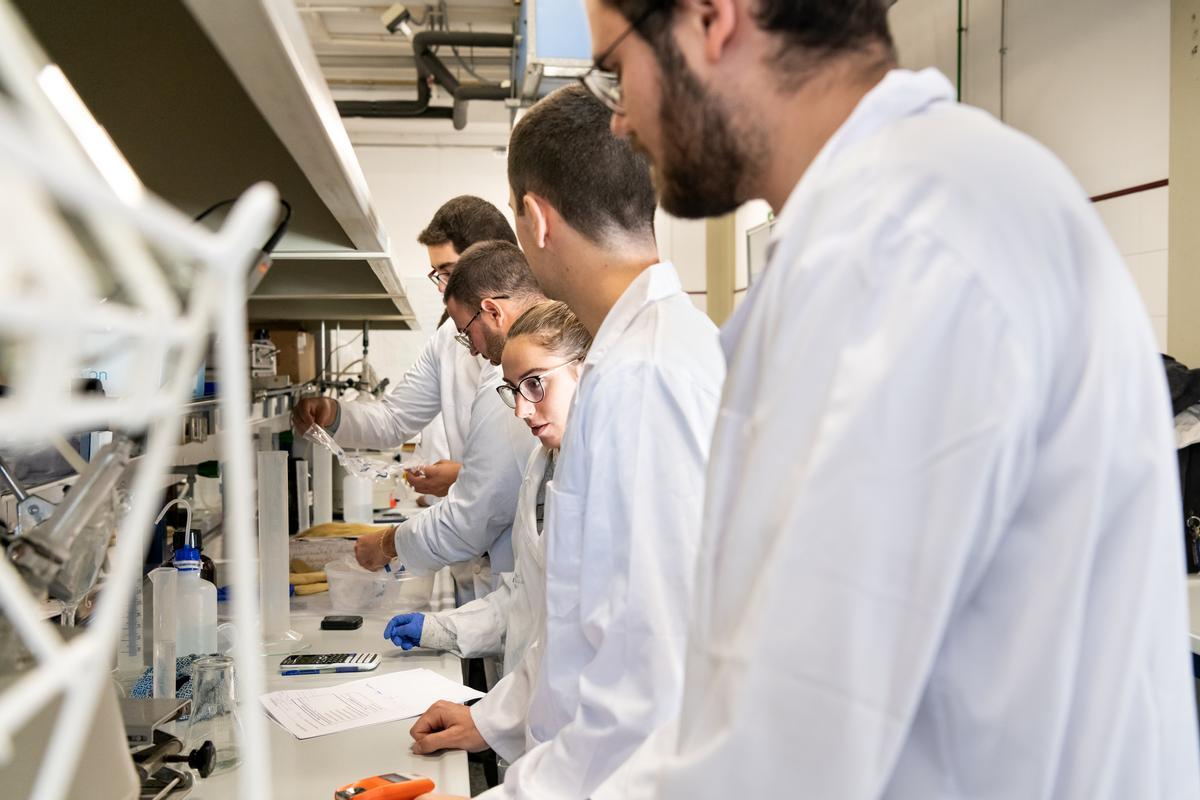 El nuevo Grado en IA formará a especialistas capaces de liderar proyectos tecnológicos desde una perspectiva ética y crítica.