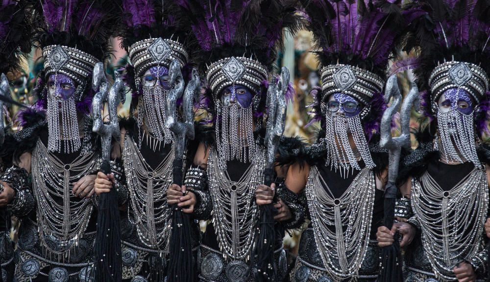 Agost vivió la segunda jornada grande de los Moros y Cristianos con la Entrada del bando musulmán.