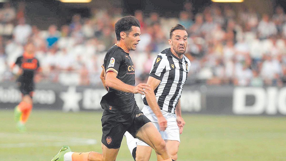 El joven futbolista ha realizado la pretemporada con el primer equipo.