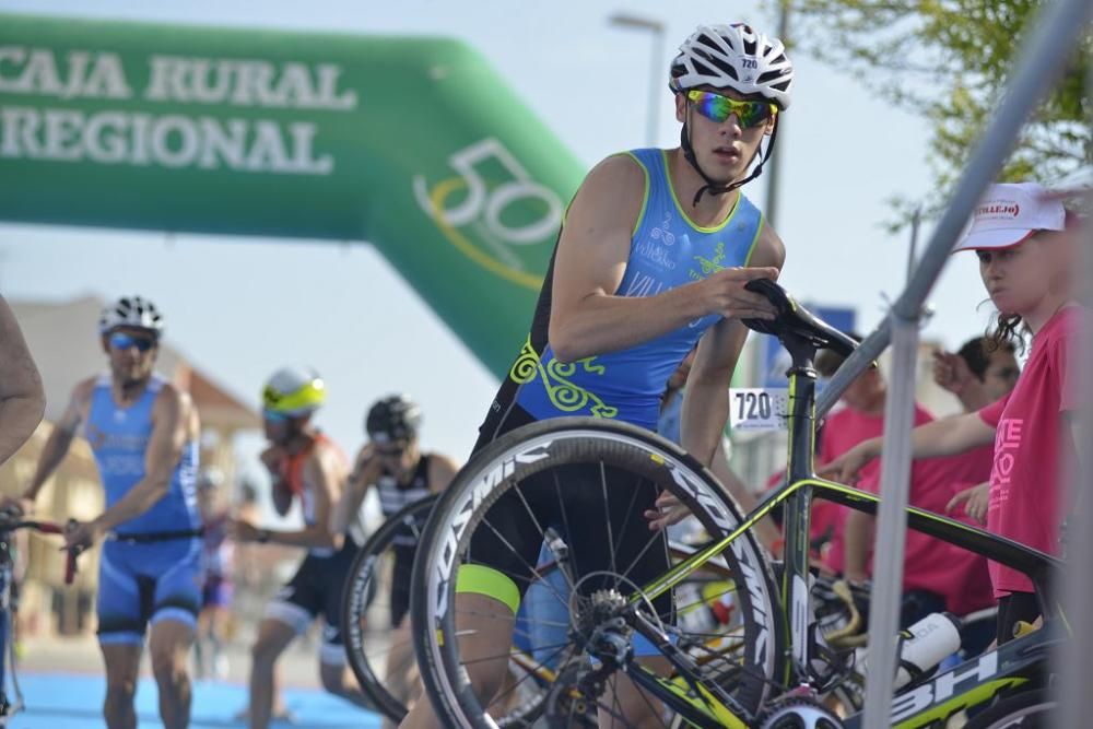 Llegada a la meta del Triatlón Villa de Fuente Álamo