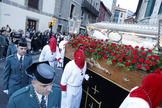 La procesión del Viernes Santo en Gijón, en imágenes
