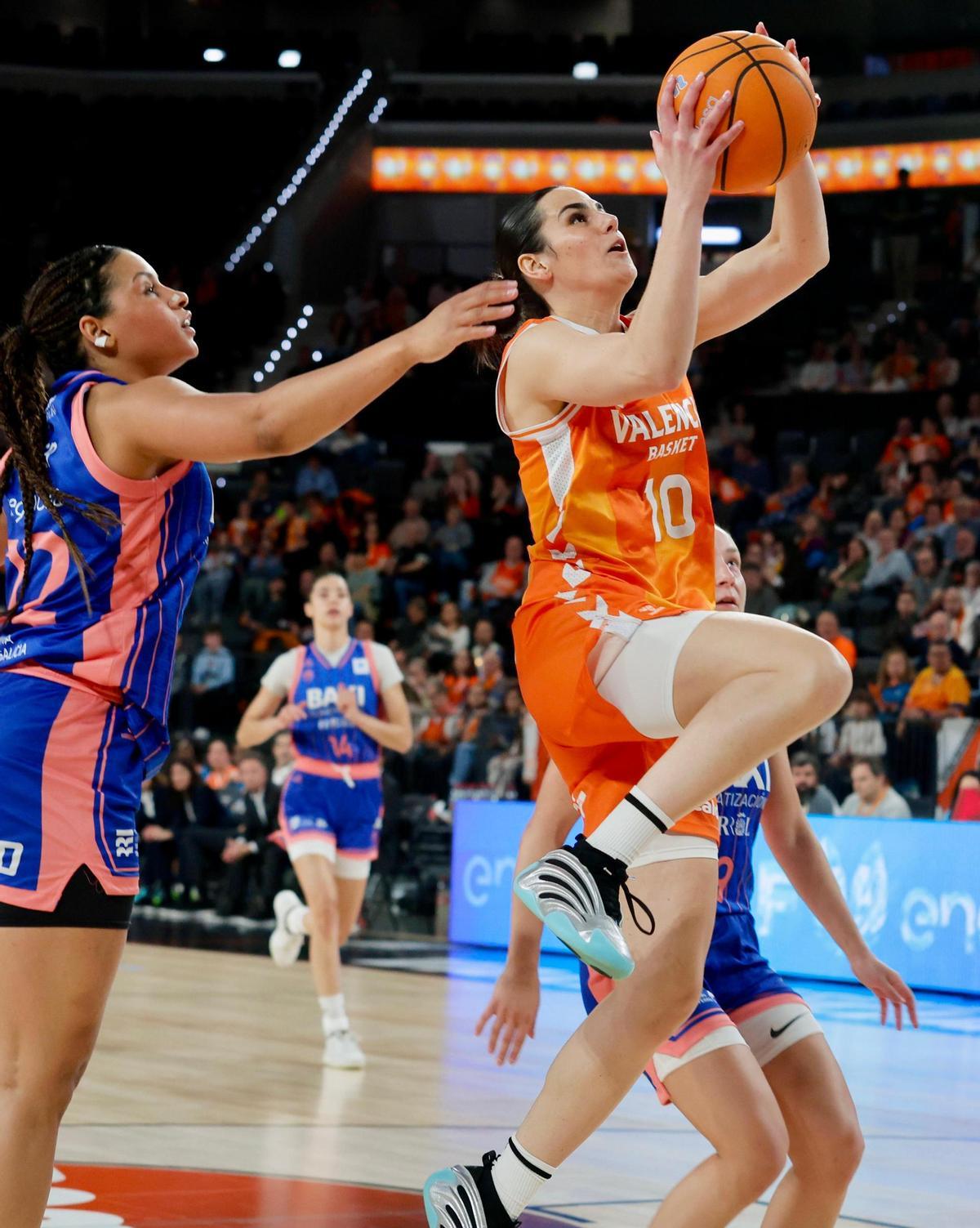 El Valencia Basket - Baxi de Ferrol de la LF Endesa, en imágenes