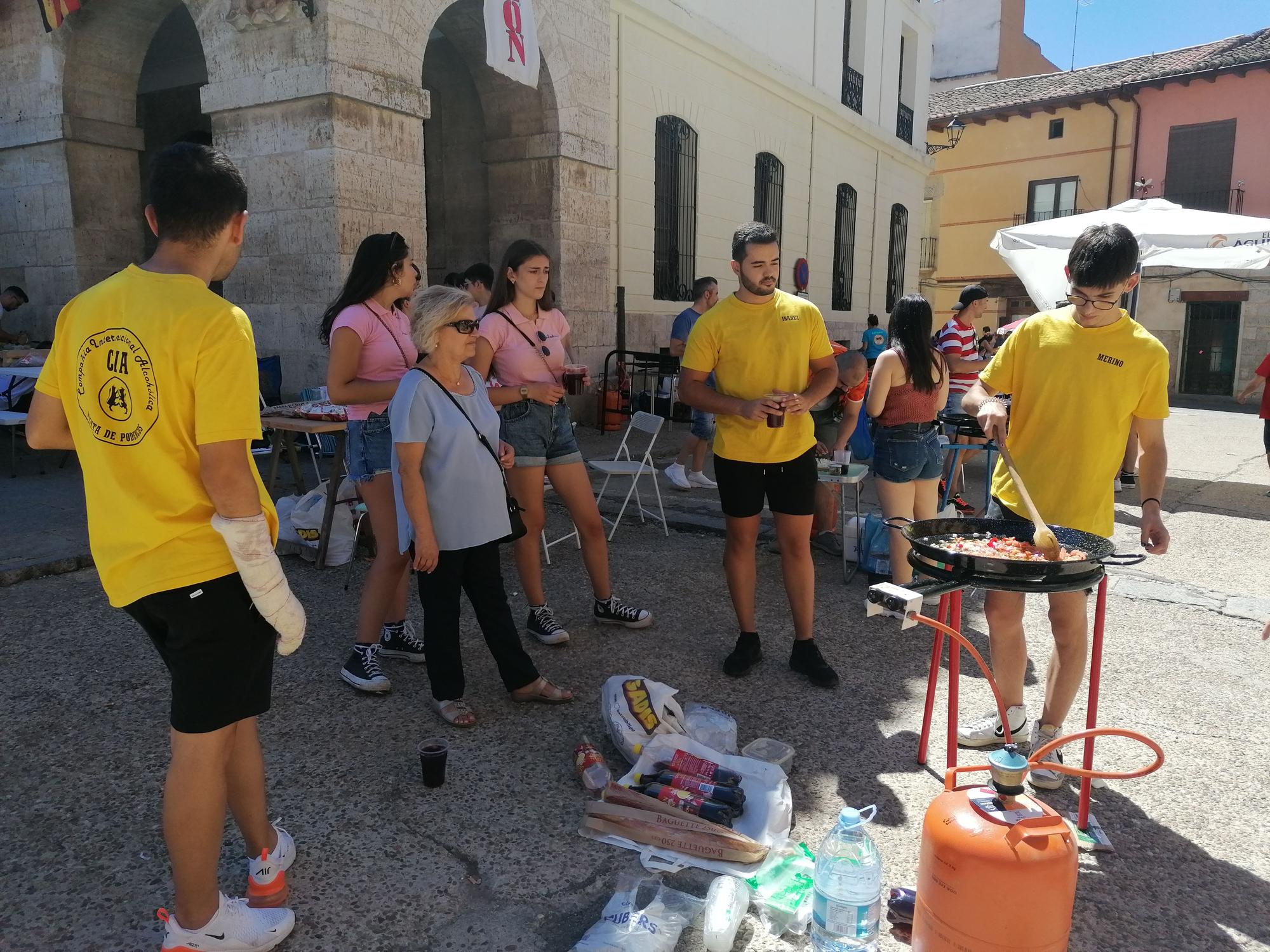 Las peñas aderezan las fiestas son sabor a paella