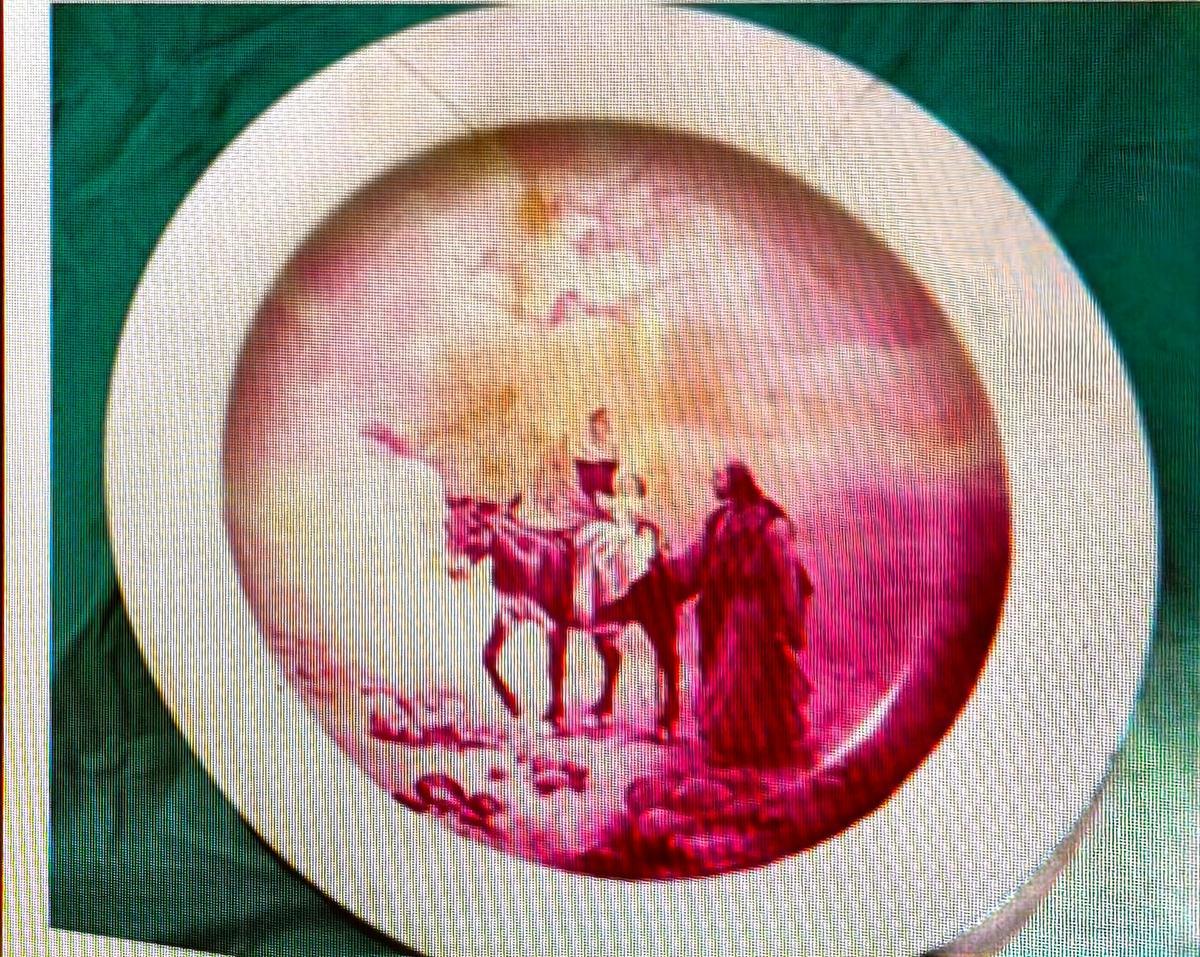 Una de las primeras piezas de San Claudio, de 1903, un plato con la alegoría de la "Huida de Egipto"