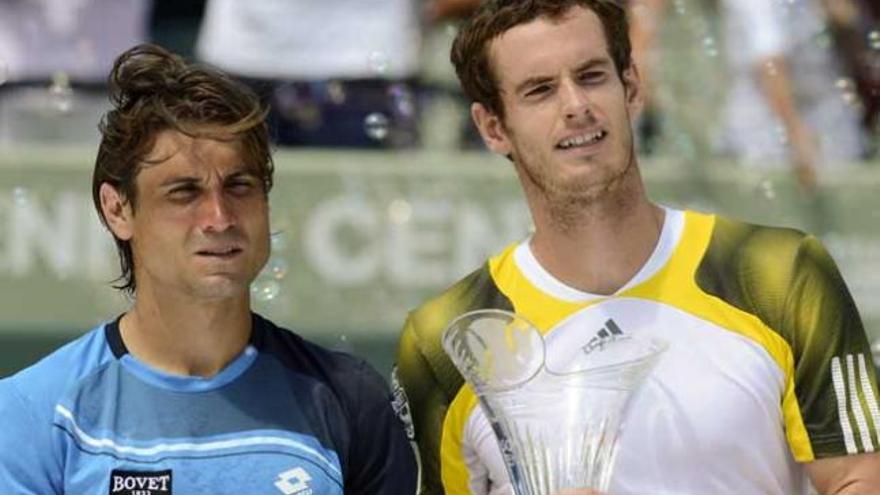 Murray y Ferrer posan tras finalizar el partido.