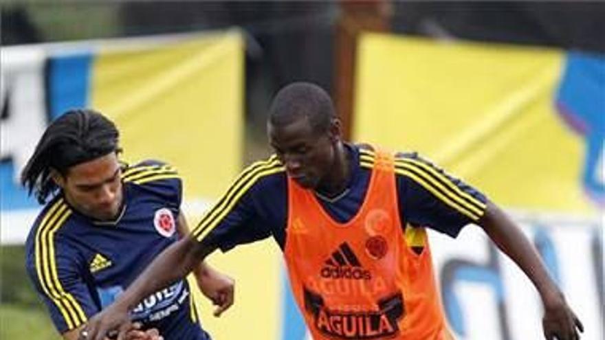 El Villarreal recabará informes  de Zapata en la Copa América