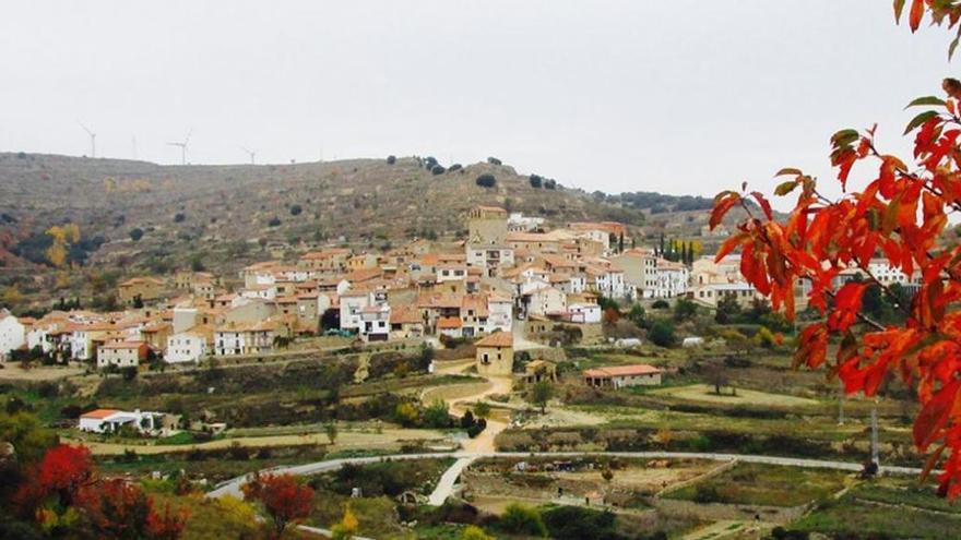 Conoce qué pueblo de Castellón ha cerrado la piscina municipal y suspendido sus fiestas