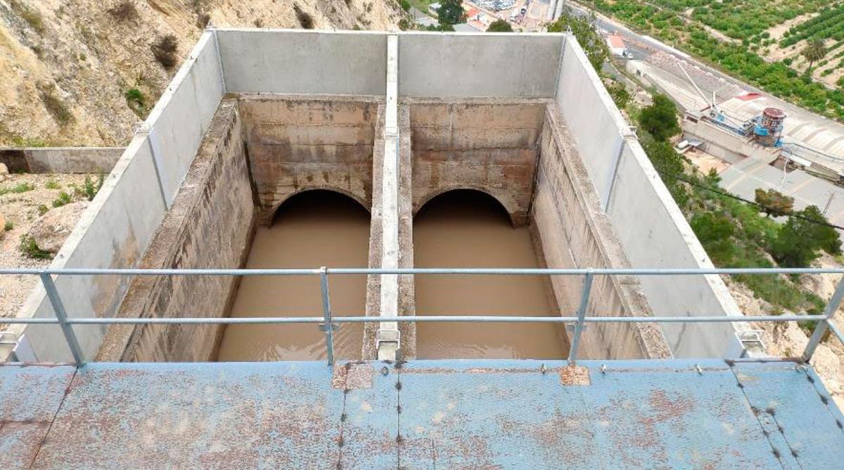 Recrecido de la boca de salida del Sifón del Segura, Orihuela.