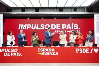 Sánchez, recibido con aplausos por la Ejecutiva socialista tras el resultado en las europeas