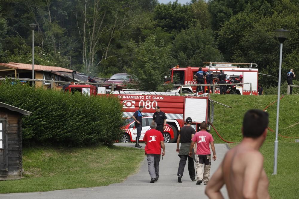 Intervención de los bomberos en el Camping de Deva